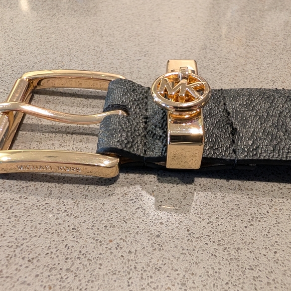 Michael Kors Women's Belt in Black with Gold Buckle - Picture 6 of 13